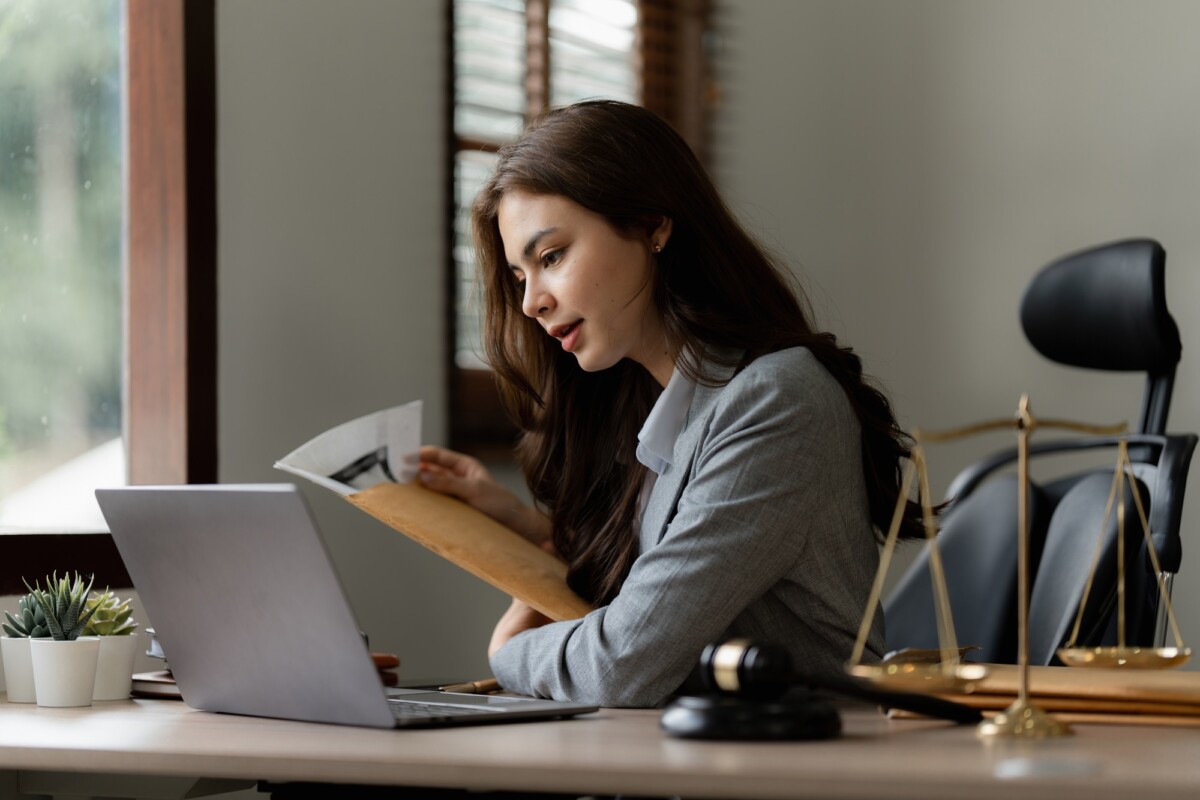 employment lawyer
