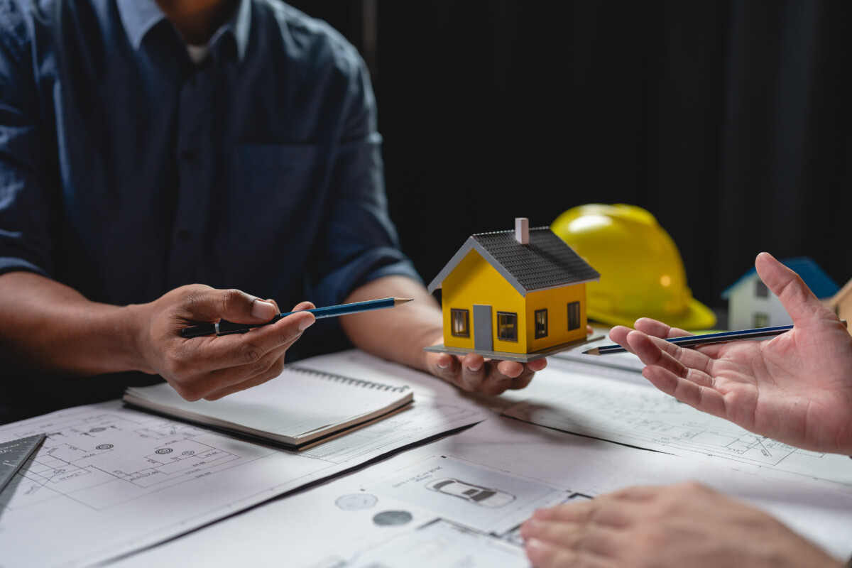 How to Deal With Insurance Adjuster Tactics